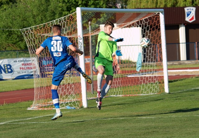 W meczu 26. kolejki III ligi Wda Świecie zremisowała ze Spartą Brodnica 2:2 (0:1). Goście prowadzili 2:0 po trafieniach Piotra Lamki (44) i Krystiana Matuszewskiego (49). 

Świecianie odrobili straty dzięki stałym fragmentom gry. W 64. min. gola z rzutu wolnego zdobył Patryk Urbański, a do remisu 20 minut potem z karnego doprowadził Michał Cywiński.