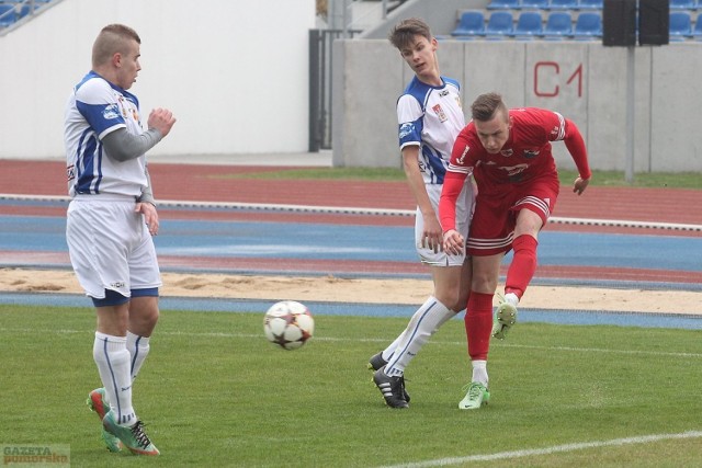 W sobotę na stadionie OSiR we Włocławku miejscowa Włocłavia przegrała trzema bramkami z Chełninianką Chełmno.