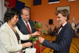 Zakończenie roku szkolnego 2023 klas maturalnych w I LO w Radomsku. Gratulacje odebrali uczniowie i rodzice. ZDJĘCIA