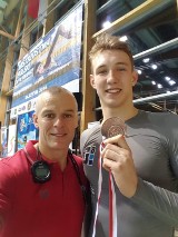 Pływak Bartosz Piszczorowicz zdobywa medale i bije rekordy