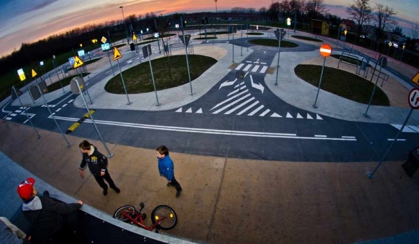 Najlepsza Przestrzeń Publiczna 2014: Skatepark i miasteczko ruchu drogowego w Żorach mają wygrać?