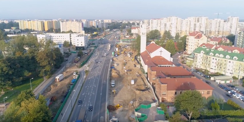 Metro na Bemowo. Budowa nowych stacji z lotu ptaka. Podziemna kolej dojedzie tutaj w 2021 roku