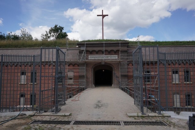 W środę muzeum podpisało umowę z wykonawcą II etapu prac na kwotę blisko 10 mln zł. Ma on się rozpocząć w przyszłym roku, z kolei zakończenie robót planowane jest na marzec 2022 r.

Przejdź do następnego zdjęcia ----->