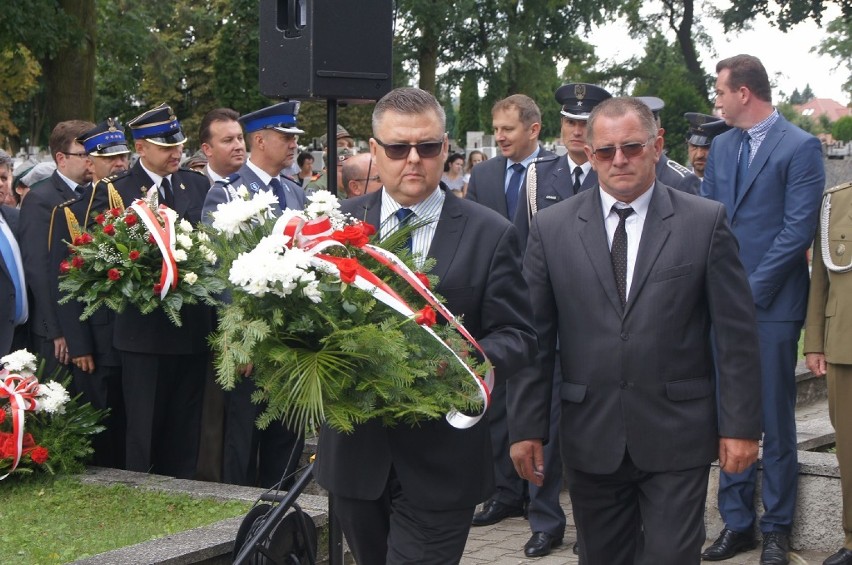 Uroczystości na cmentarzu w Kutnie