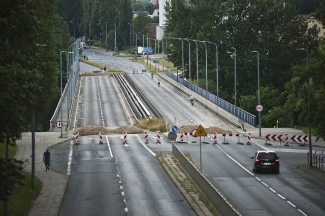 Przetarg zakłada, że jego zwycięzca nie tylko zburzy stary, ale także zaprojektuje i wybuduje zupełnie nowy wiadukt.