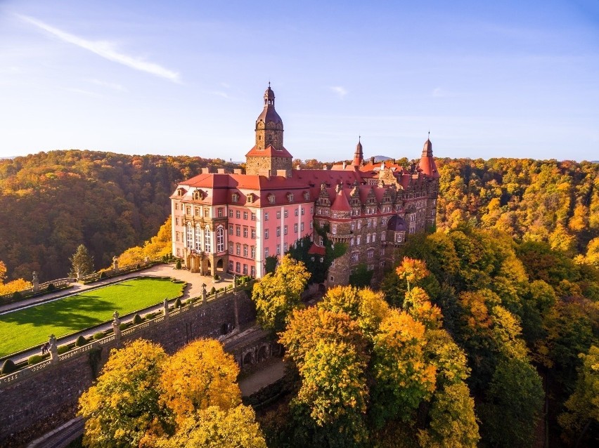 Jesienią wspaniale prezentują się polskie zamki, zwłaszcza...