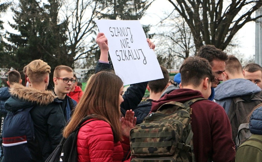 Magda Górska także spotyka się każdego dnia z mową...