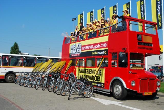 W czwartek na ulice Opola Lubelskiego wyjedzie angielski czerwony autobus.