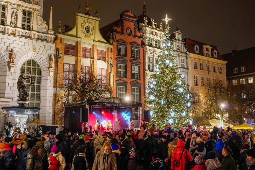 Do miasta przypłynął święty Mikołaj.