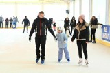 Duży ruch na lodowisku na Stadionie w Kielcach. Wiele osób szalało na łyżwach w niedzielę, 7 stycznia. Zobacz zdjęcia