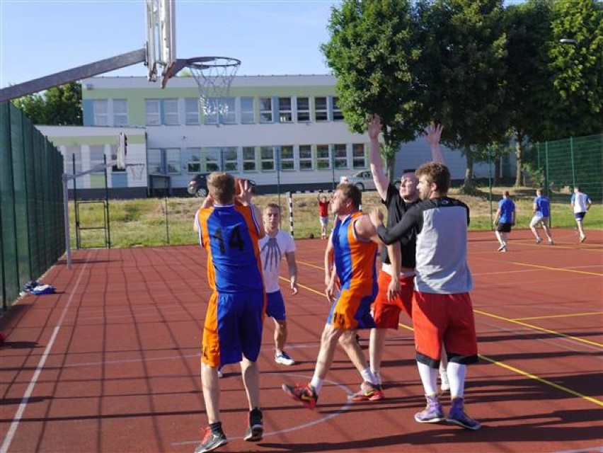 4 Mistrzostwa Gminy Puck w Streetballu w Gnieżdżewie: Łebcz...