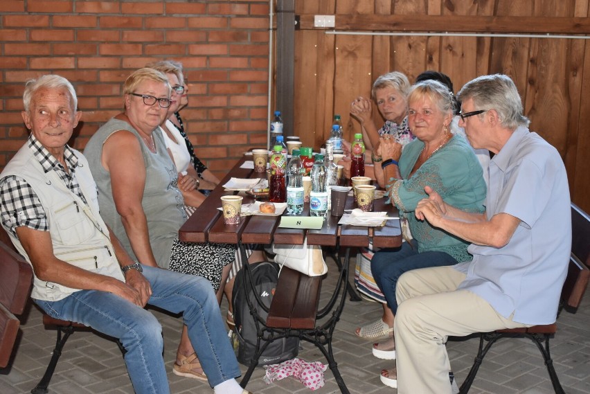 Wakacyjny piknik pleszewskich seniorów w Nowej Wsi