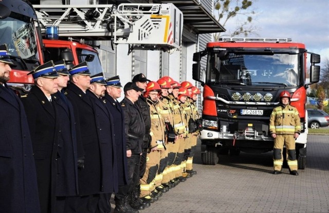 Do przekazania wozów strażackich doszło w jednostce w Gorzowie.