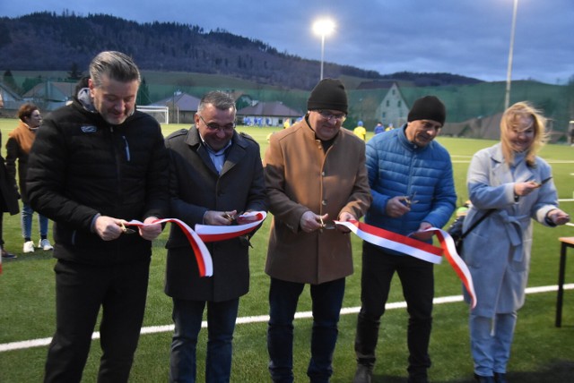 W Strudze, w gminie Stare Bogaczowice oficjalnie otwarto nowe boisko