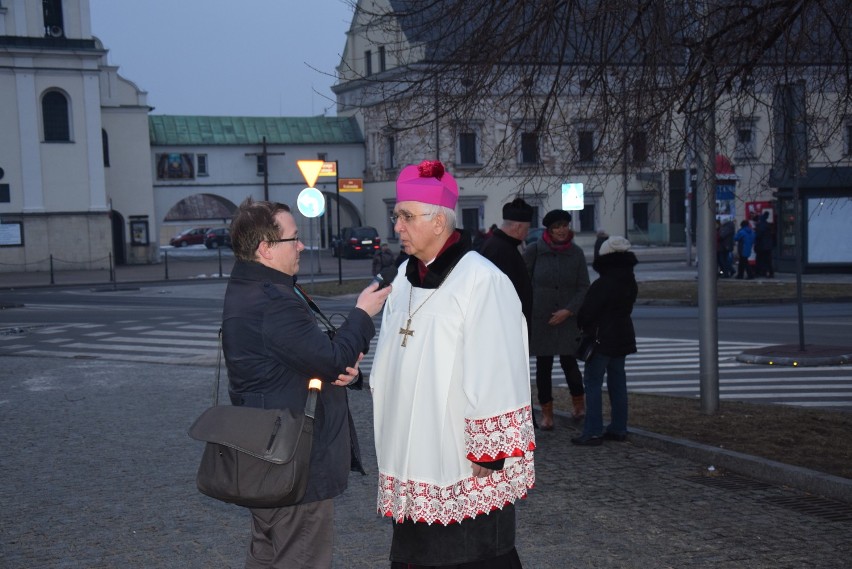 Droga Krzyżowa w Częstochowie z metropolitą częstochowskim arcybiskupem Wacławem Depo ZDJĘCIA