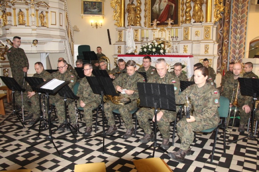 Koncert w wykonaniu wojskowej orkiestry dętej z Torunia pod...
