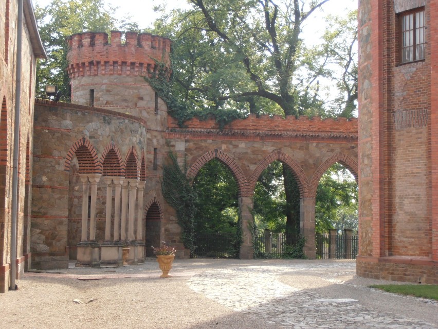 Kamieniec Ząbkowicki - neogotycki zamek książąt Hohenzollernów [ZDJĘCIA]