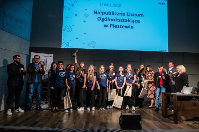 Niepubliczne Liceum Ogólnokształcące w Pleszewie na drugim miejscu w kraju! Ogromny sukces na  „IT Girls Revolution Academy”