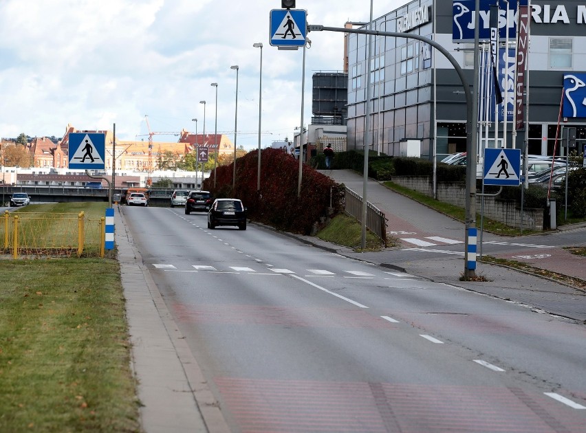 Przejście dla pieszych na Mieszka I, na którym doszło do...