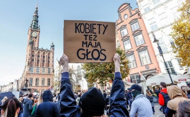 Strajk kobiet w Trójmieście na transparentach. Tak protesują mieszkańcy Gdańska, Gdyni i Sopotu wobec wprowadzonego zakazu aborcji!