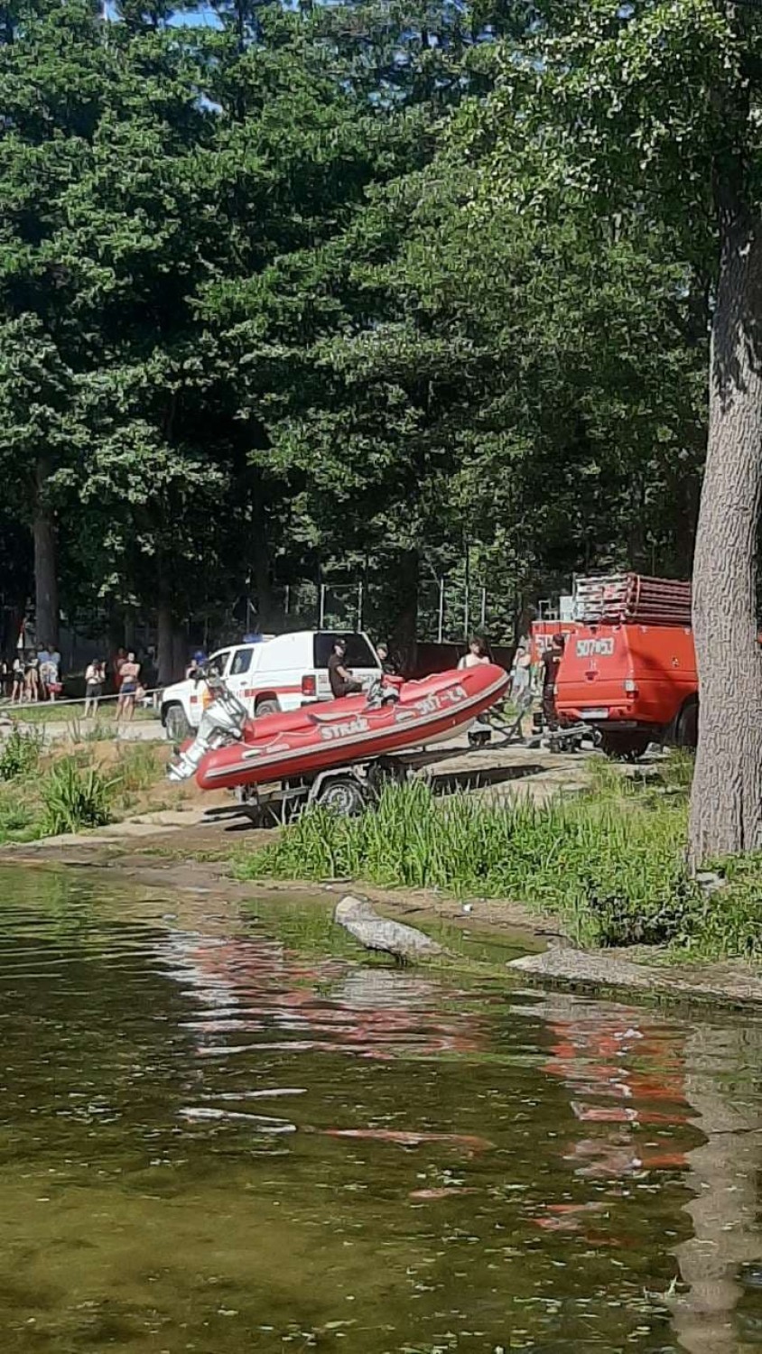 Akcja poszukiwawcza nad jeziorem Jaroszewskim w Sierakowie