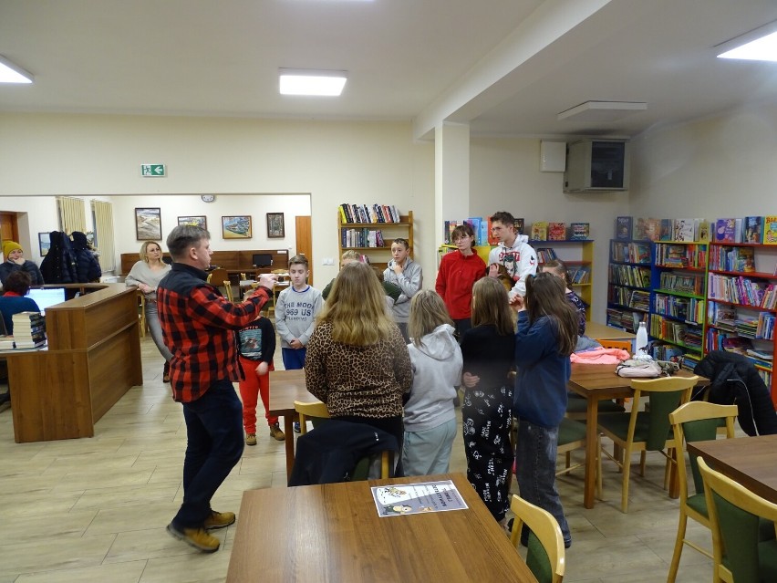 "Turniej detektywów" w bibliotece miejskiej w Łebie. To była doskonała zabawa!