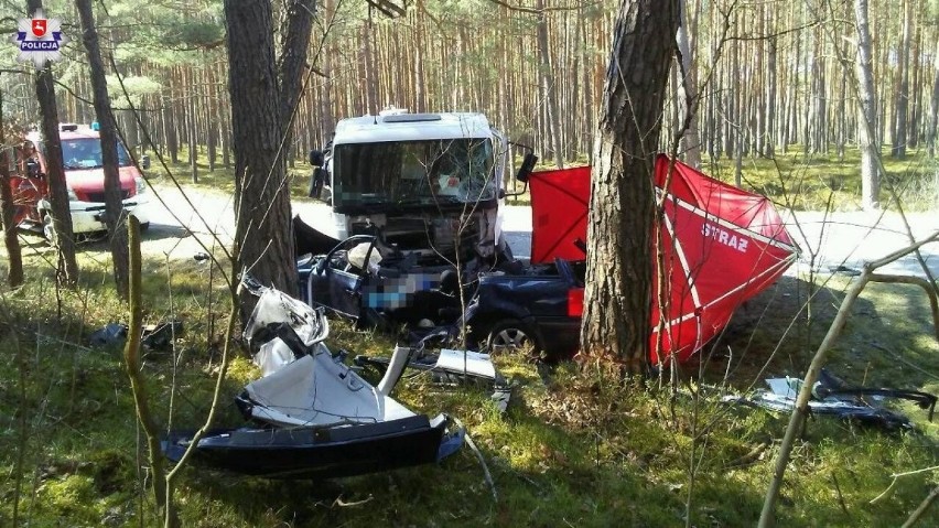 Tragiczny wypadek w rejonie wsi Kozaki w gminie Łukowa. Trzech mężczyzn zginęło na miejscu 