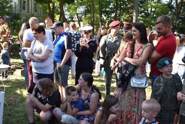 Mieszkańcy zachwyceni piknikiem militarnym w Chobienicach