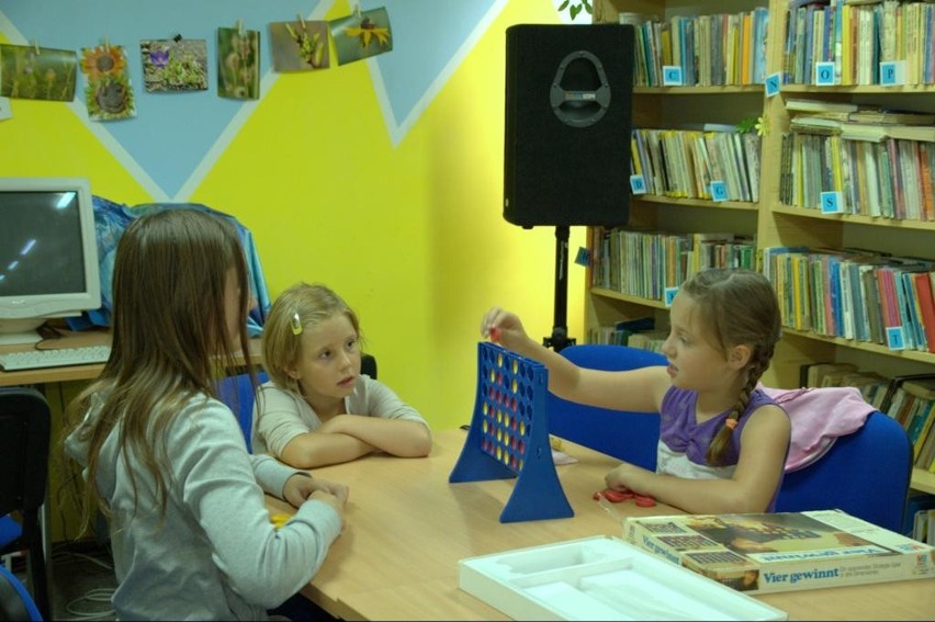 Biblioteka w Brzegu Dolnym zaprasza dzieci i młodzież przez...