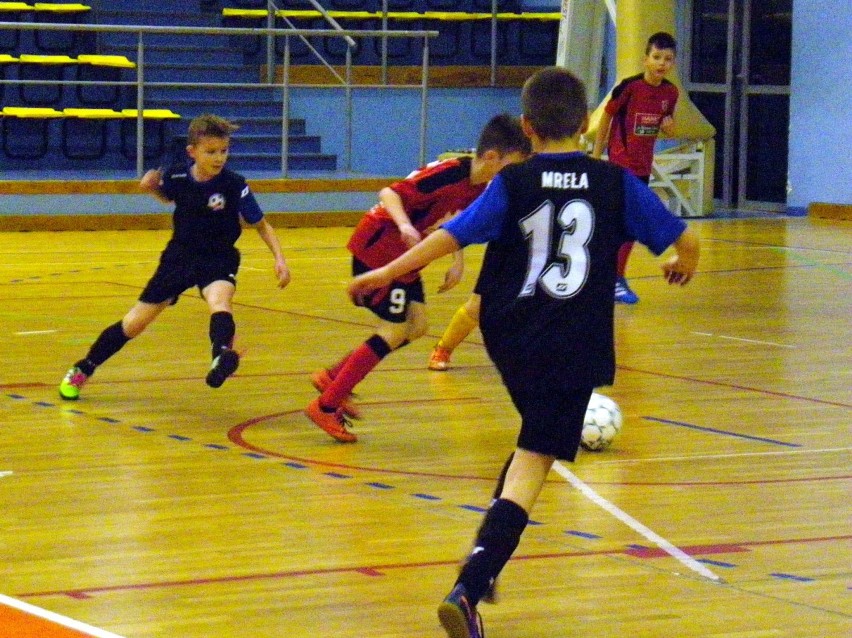 Halowa piłka nożna: w finale Football Academy I Piła i MOSiR II Piła