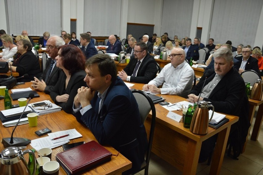 W Piotrkowie wciąż zwoływane są korespondencyjne sesje Rady...