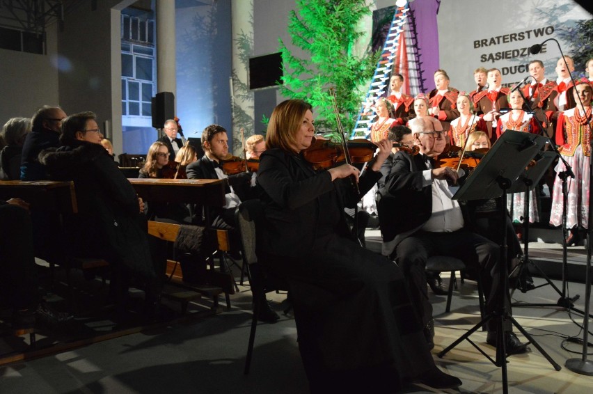 Koncert "Śląska" w Malborku [ZDJĘCIA, FILM]. "Święta Noc" w kościele św. Urszuli Ledóchowskiej