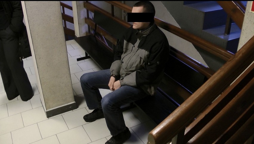 Bydgoszcz: Zatrzymano 28-letniego oszusta, który oferował podrabiane dokumenty [ZDJĘCIA + FILM]