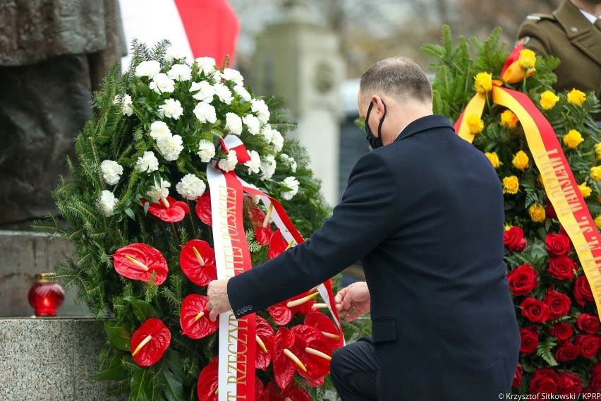Prezydent Andrzej Duda: Dziś 11 listopada jak co roku obchodzimy święto, ale jest to dla nas wszystkich wyjątkowo trudny czas