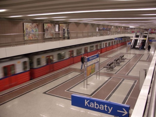 http://commons.wikimedia.org/wiki/Image:Wilanowska_warsaw_metro1.JPG Warszawskie metro