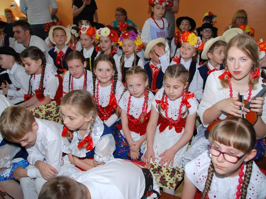 XI Międzyszkolny Konkurs Piosenki Ludowej w Kaliszu [FOTO]