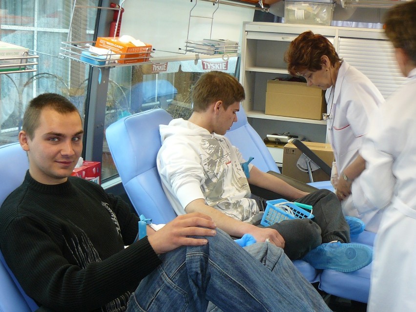 Krotoszyn: zbiórka krwi na rzecz chorych dzieci (FOTY)