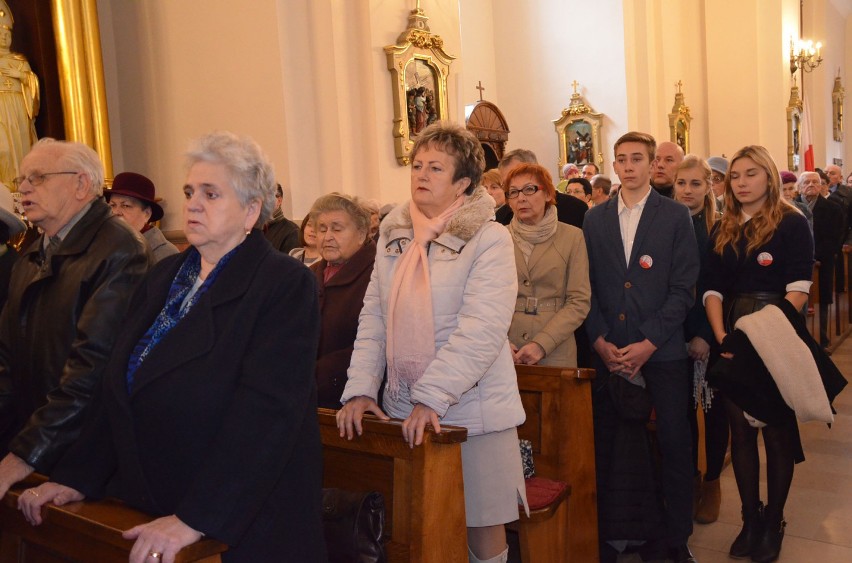 Święto Niepodległości w Wieluniu i Ostrówku[Zdjęcia]