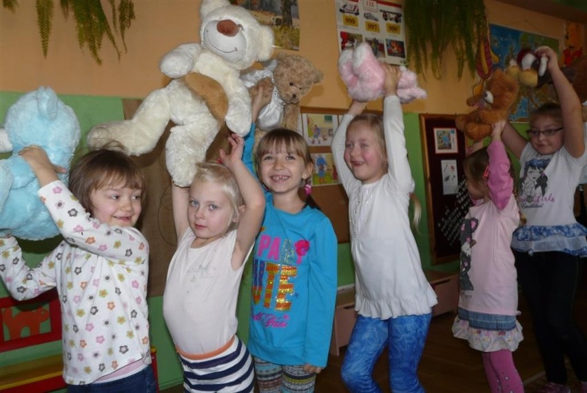 Przedszkole nr 3 w Zduńskiej Woli świętowało Dzień Pluszowego Misia