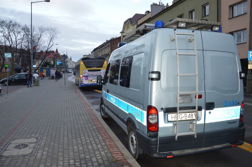 Wypadek w Tarnowie. Zderzenie autobusu MPK z samochodem osobowym [ZDJĘCIA]