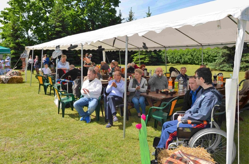 Piknik w stylu country w Domu Pomocy Społecznej w Skrzynnie [FOTO] 