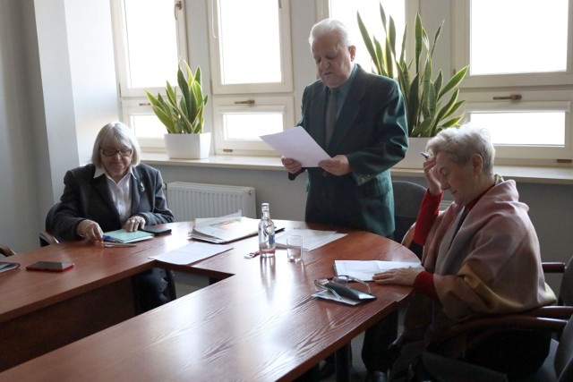 Miejska Rada Seniorów w Radomsku debatowała m.in. o walce ze smogiem i Medalu Miasta Radomska