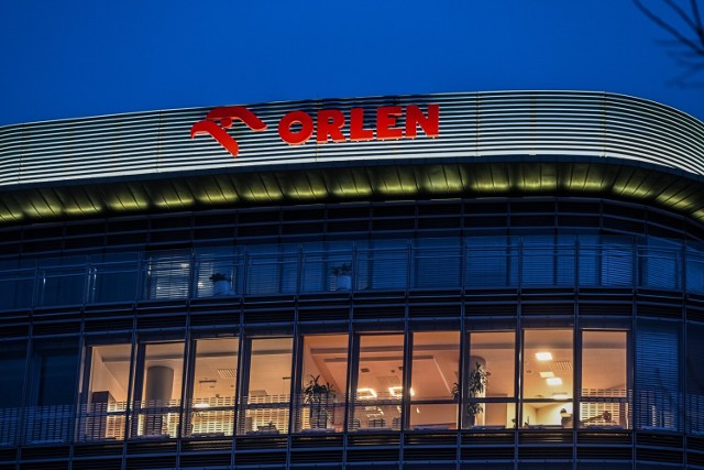 Logo PKN Orlen na budynkach byłej Grupy Lotos. To koniec pewnej historii
