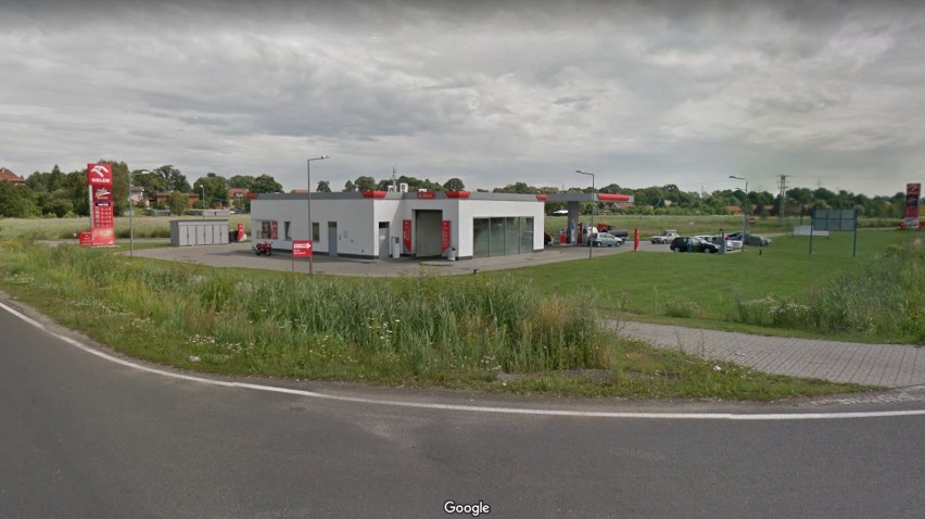 Stacja benzynowa przy ul. Gliwickiej w Pyskowicach, przy której odnaleziono zwłoki.