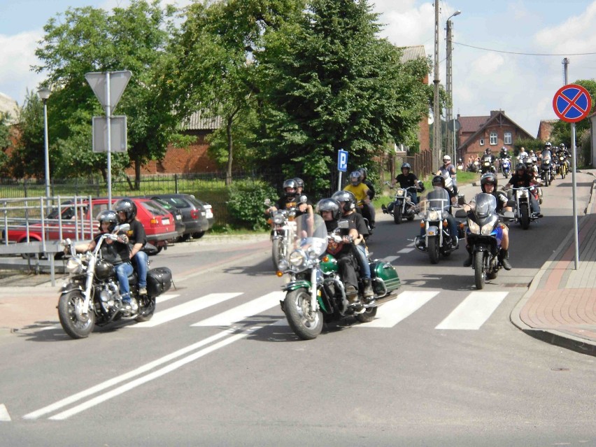 Zaręczyny na XII zlocie motocyklowym Płonące Party w Debrznie