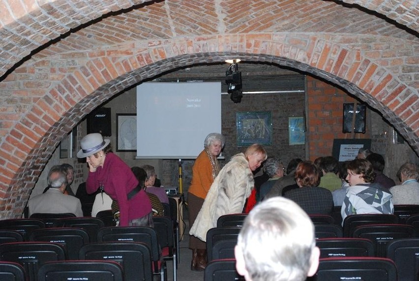 Leszno: &quot;Afryka Nowaka&quot; w lochach biblioteki [ZDJĘCIA]