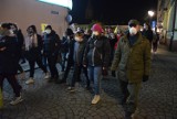 Spacer po prawa kobiet przeszedł ulicami Oświęcimia 5 listopada. To był drugi strajk kobiet w sercu starego miasta. Zobaczcie ZDJĘCIA