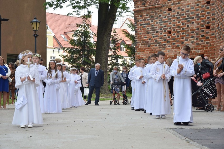 Tak było podczas uroczystości pierwszokomunijnych w...