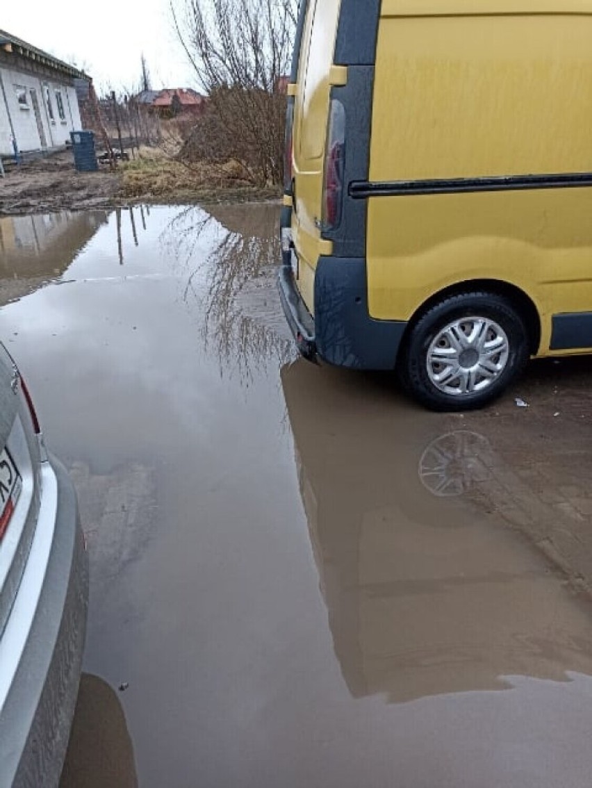 Walka mieszkańców o ul. Miłosza w Pruszczu. Na drodze postawiono znak zakazu - "Następny będzie szlaban"