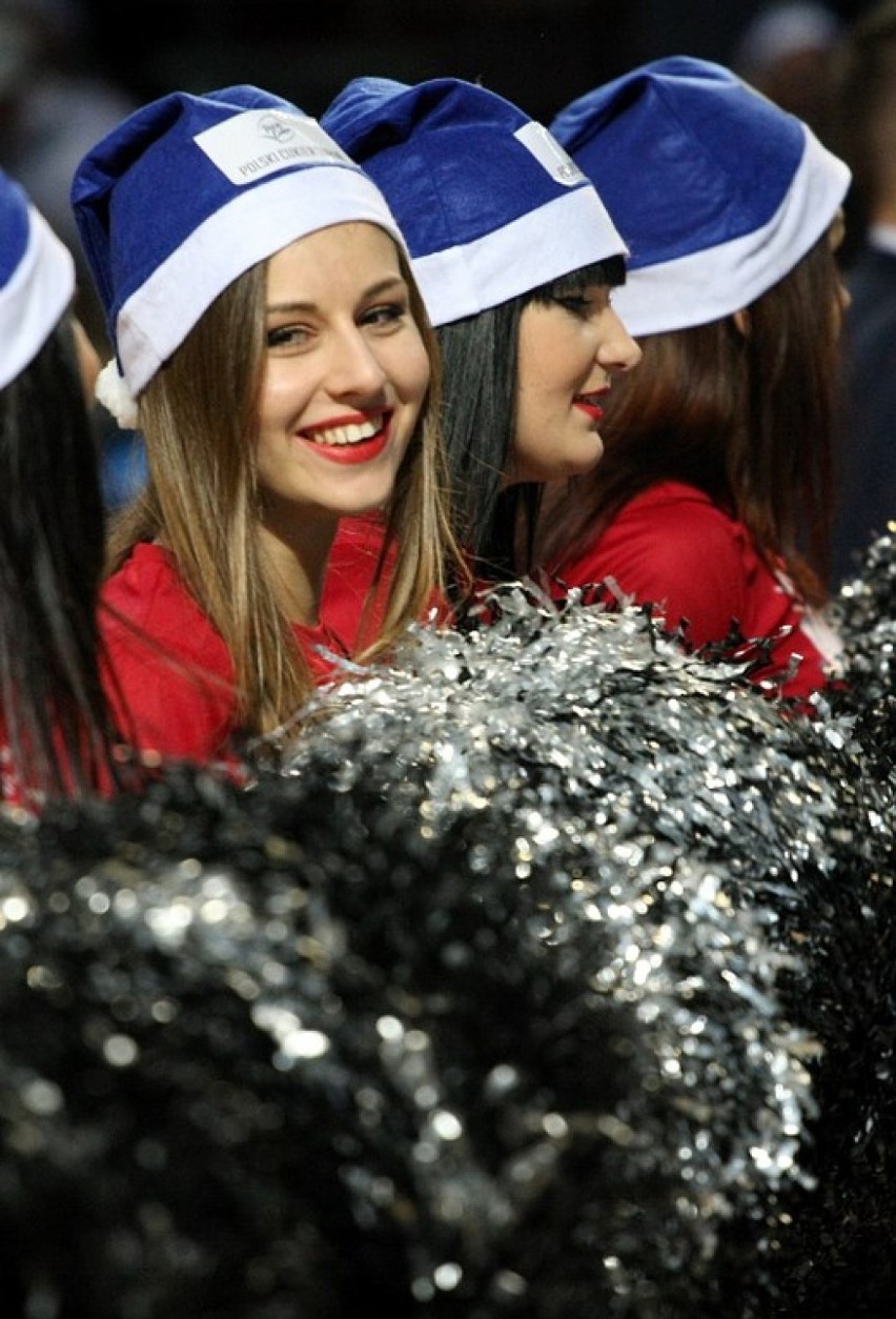 Cheerleaderki na meczu PC Toruń - Stelmet [ZDJĘCIA]